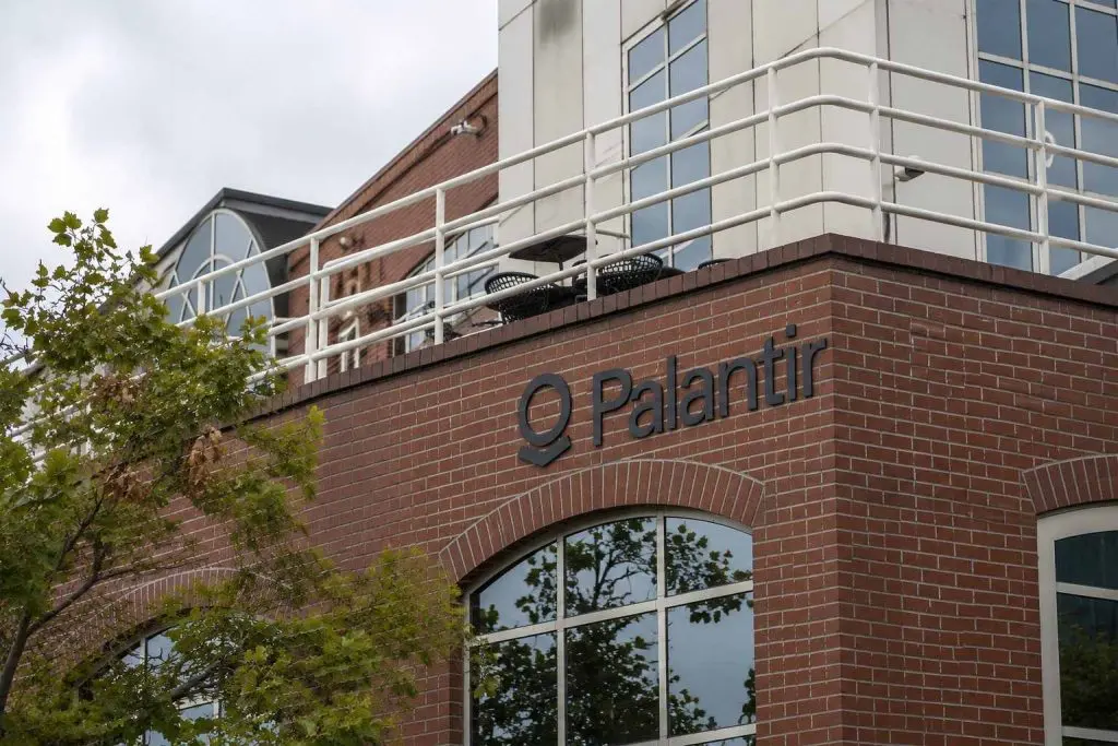 Palantir Technologies Inc. (NASDAQ:PLTR) shares rise as new forecast targets an 11% quarterly growth hurdle