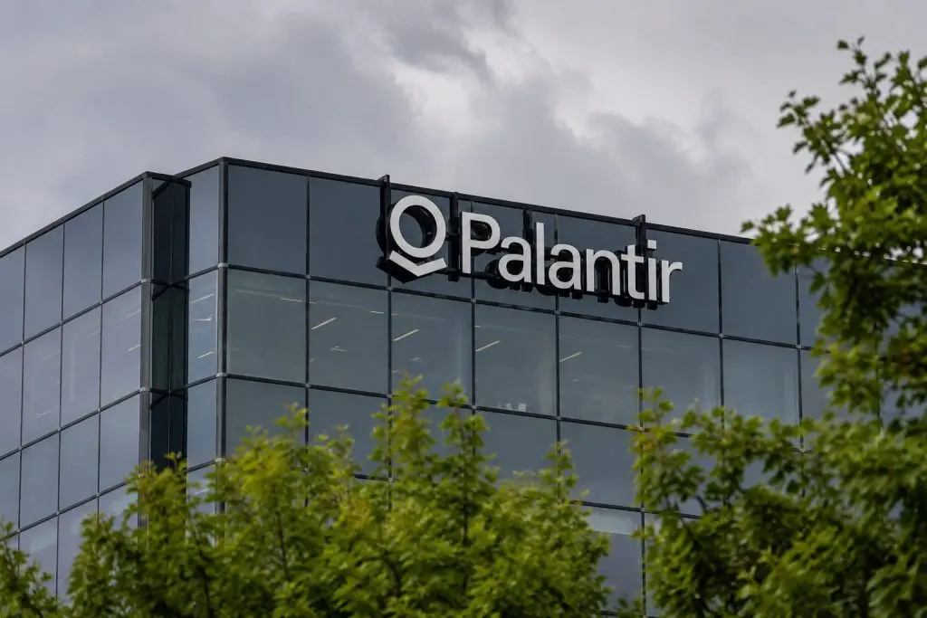 Palantir Technologies (NASDAQ:PLTR): AI wealth concerns highlight 39 repeated sales forecasts