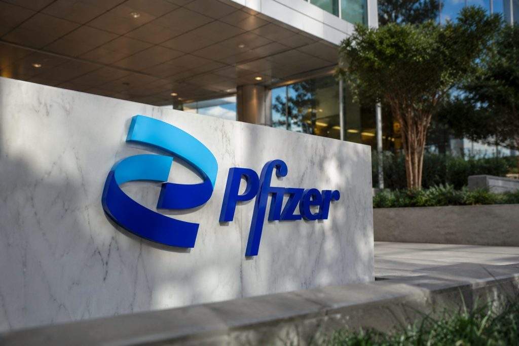 Pfizer (NYSE:PFE) stuck near $24; 7% yield comes into view