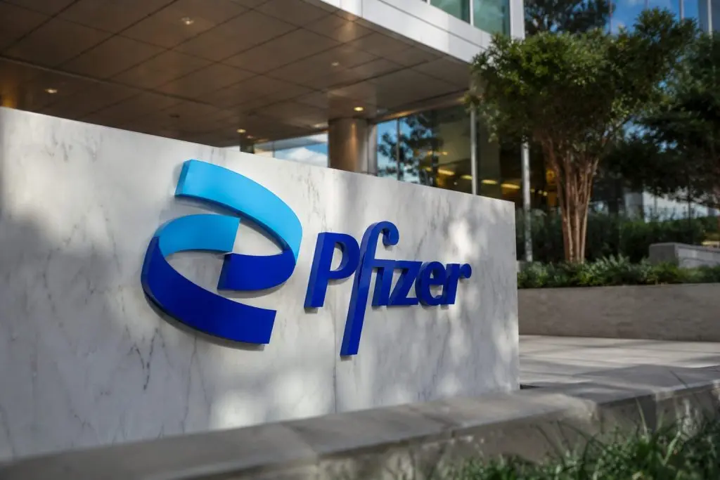 Pfizer (NYSE:PFE) stuck near $24; 7% yield comes into view
