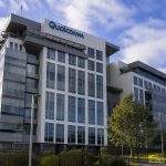 Qualcomm (NASDAQ:QCOM) Shares Fall as Handset Weakness Challenges Expansion Strategy