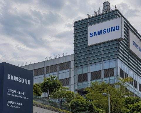 Samsung Electronics (KRX:005930) posts record profit but AI memory stocks slip as market looks to July 30 pricing