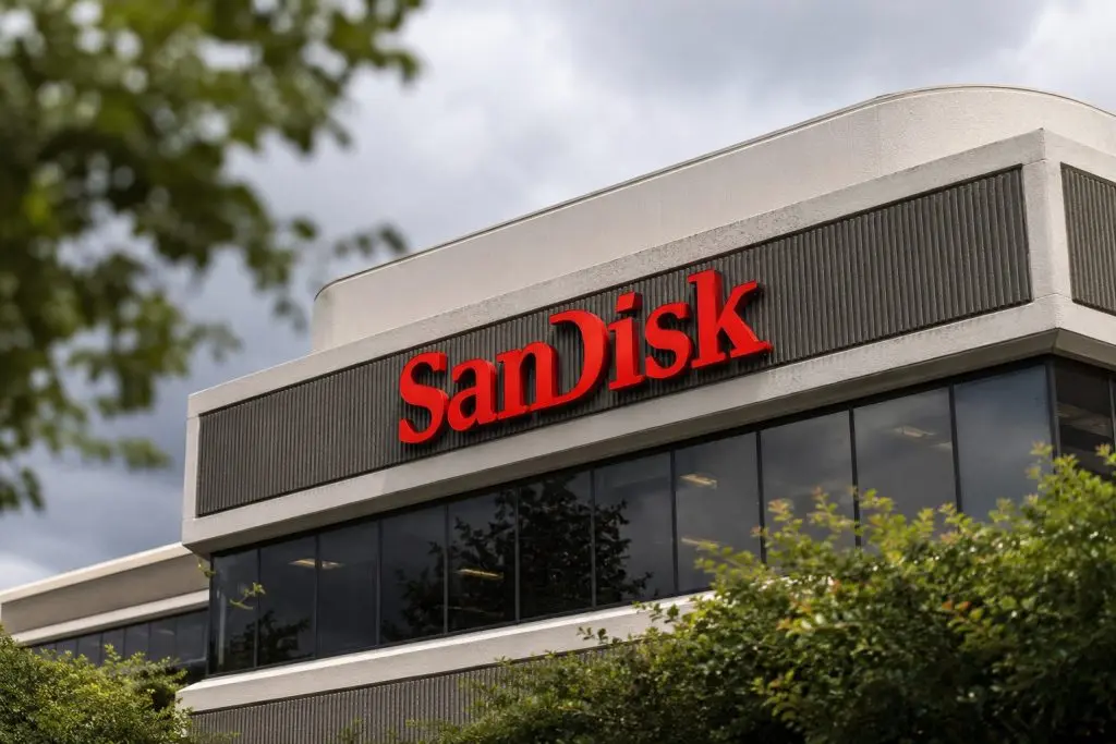 SanDisk (NASDAQ:SNDK) Stock Falls 29% in a Week, but Its Earnings Bar Stays High SanDisk (NASDAQ:SNDK) Stock Falls 29% in a Week, but Its Earnings Bar Stays High