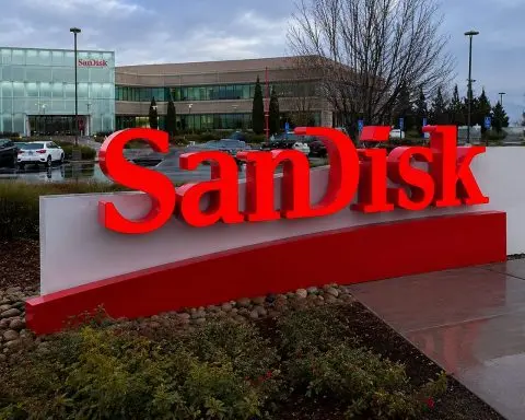 Sandisk $41.6 bln in contracts now up against buyer-hedge test
