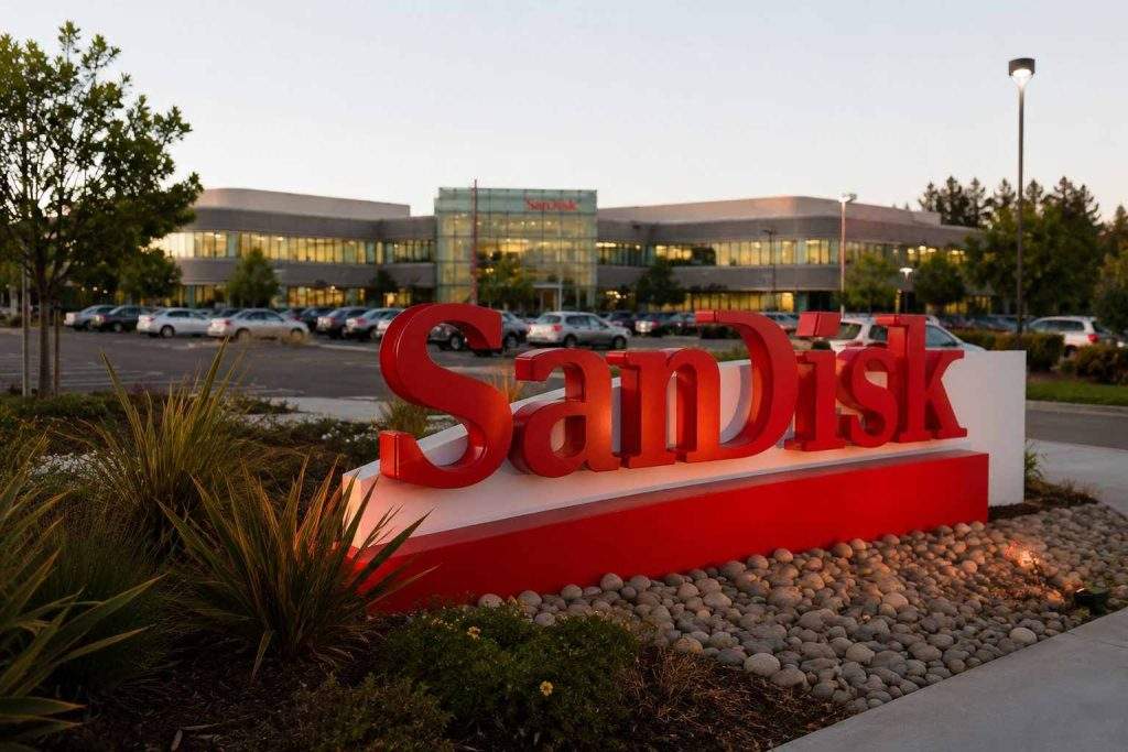Sandisk Slumps 55% in July; Valuation Depends on Keeping 80% Margins