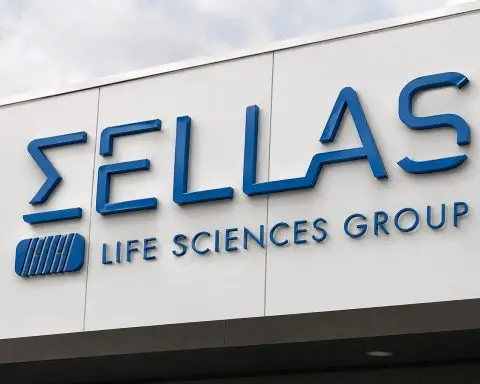 SELLAS Life Sciences shares drop 14% amid REGAL delay, challenging $2.2 billion valuation