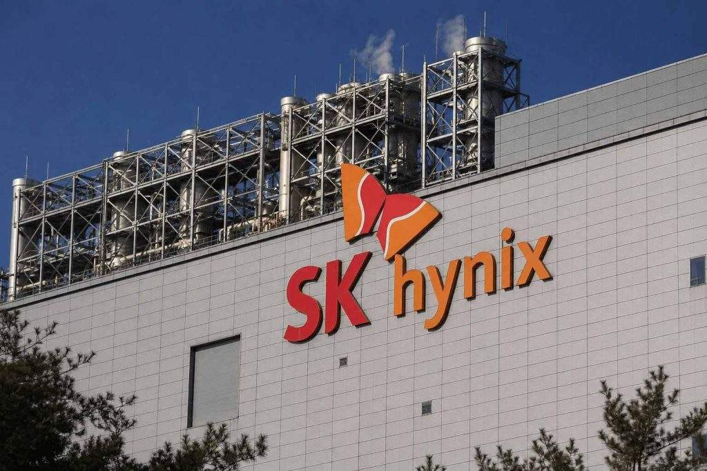 SK hynix Inc. (KRX:000660; NASDAQ:SKHY) bounce props up KOSPI but U.S. premium points to $246 bln gap