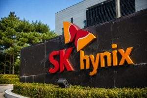 SK Hynix (KRX:000660) shares trade at a 28% ADR premium following $750 billion supply initiative