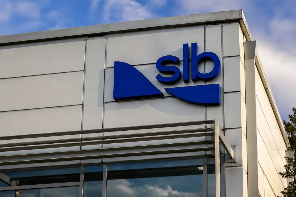 SLB (NYSE:SLB) climbs 9% even as revenue slips 5% excluding ChampionX
