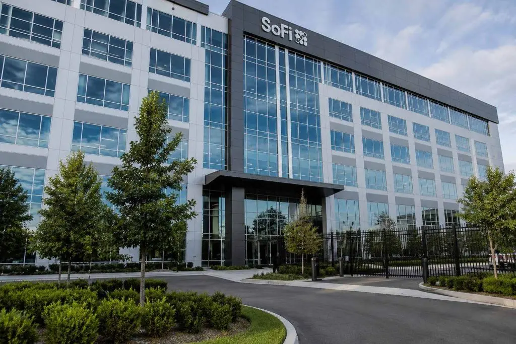 SoFi (NASDAQ:SOFI) Confronts 21% Margin Challenge for Second Half