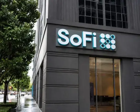 SoFi (NASDAQ:SOFI) shares climb as 2026 projections signal a 21% margin for the second half
