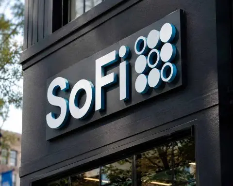 SoFi Technologies (NASDAQ:SOFI) Shares Could See 10% Volatility with 62% of 2026 EPS Dependent on H2 Results