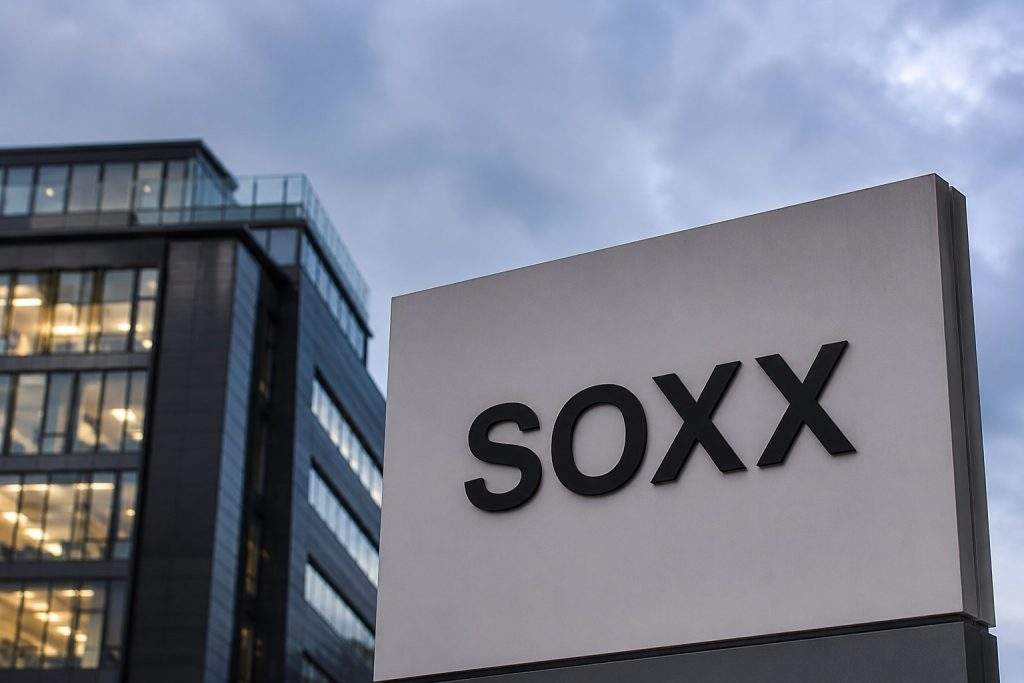 SOXX Rebounds; Five Semiconductor Stocks Account for Almost Entire Early Gain in VGT