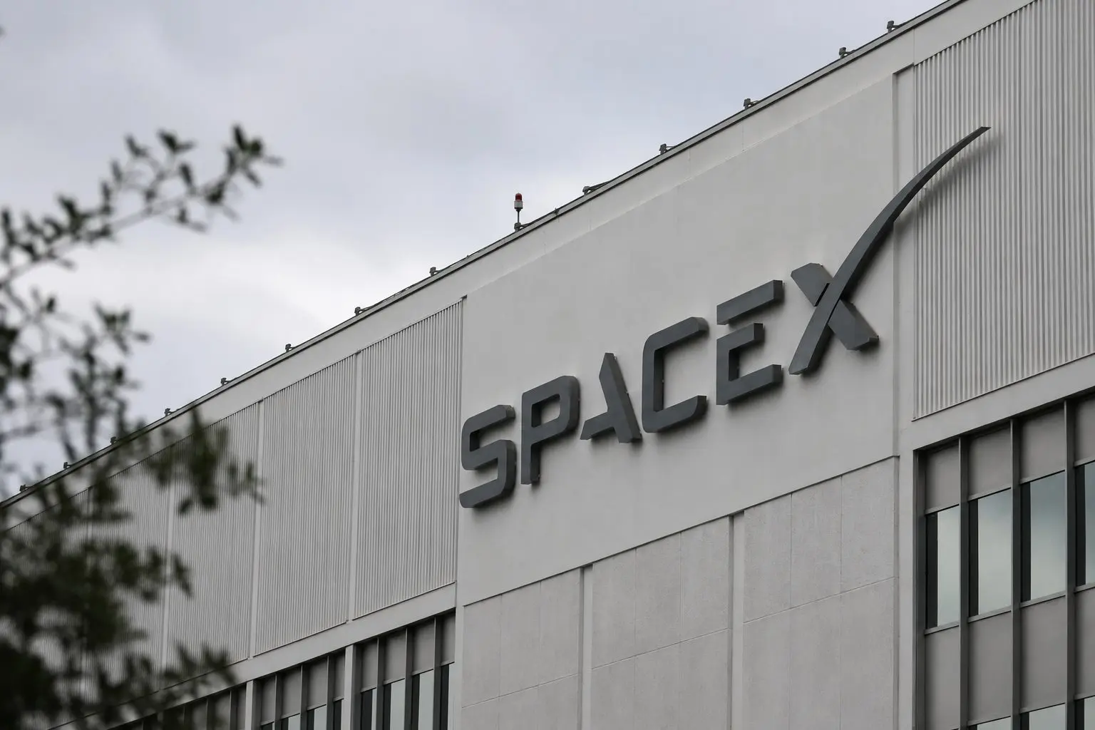 SpaceX (NASDAQ:SPCX) Faces Challenge of Rebuilding $1.3 Trillion to Meet Wall Street’s $225 Projection
