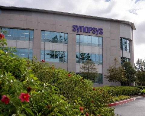 Synopsys (NASDAQ:SNPS) Approaches 52-Week Low; Debt Projection Brightens