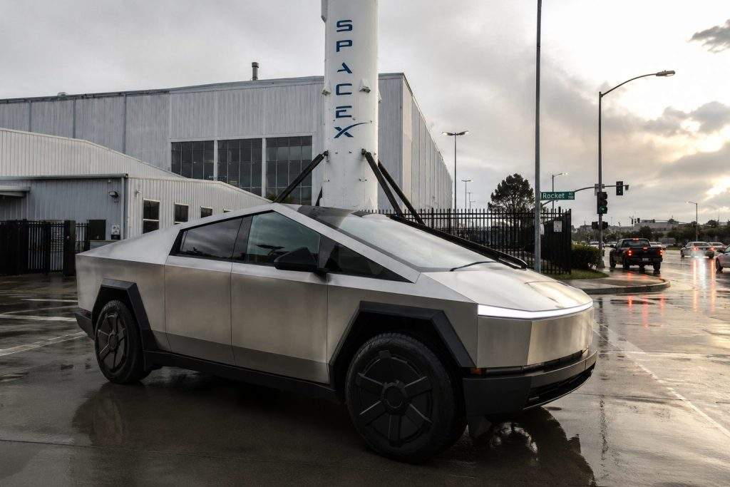 Tesla–SpaceX merger rumors get $500 target, Wall Street takes notice