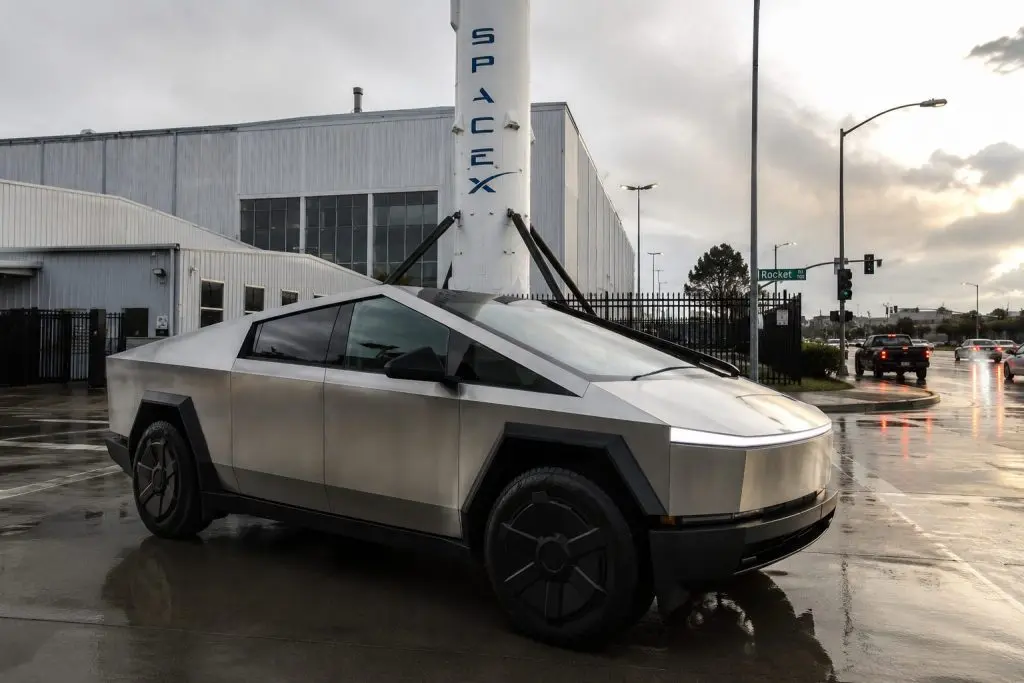 Tesla–SpaceX merger rumors get $500 target, Wall Street takes notice