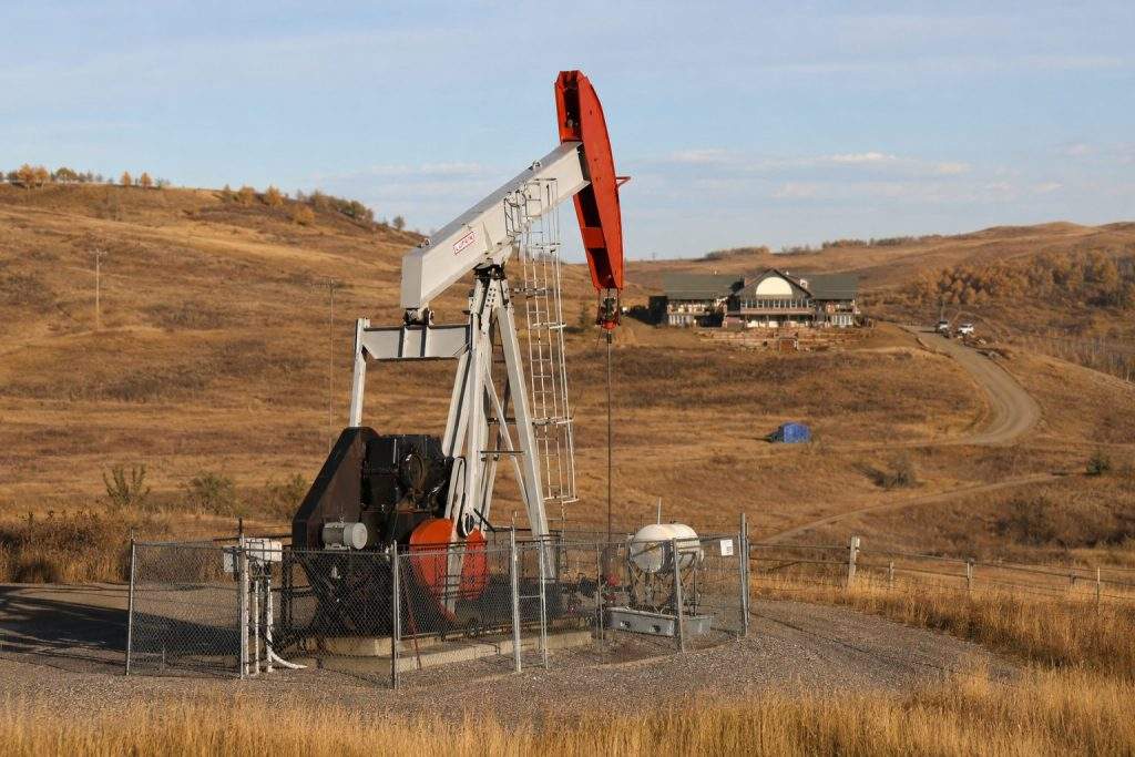 AI stocks sidestep Iran oil jolt but charts flash risk