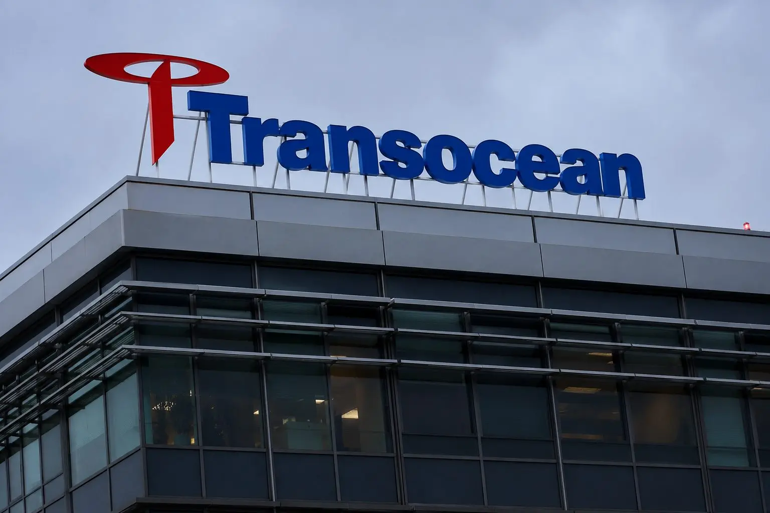 Transocean (NYSE:RIG) dips after $1 billion Equinor contract, investors question dayrate impact