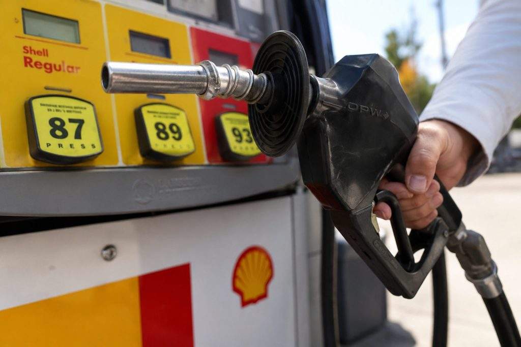 Trump’s $3.47 Gas Campaign Reaches 25 Stations as Limits Emerge