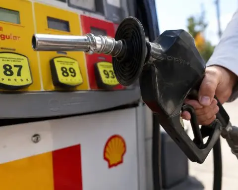 Trump’s $3.47 Gas Campaign Reaches 25 Stations as Limits Emerge