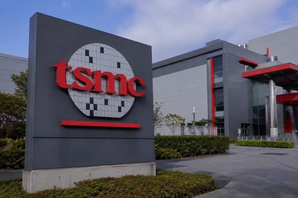 TSMC (TPE:2330): $265 Billion Arizona Investment Puts Spotlight on Cash Flow