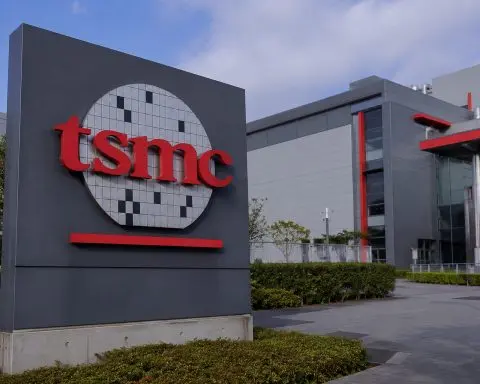 TSMC (TPE:2330): $265 Billion Arizona Investment Puts Spotlight on Cash Flow
