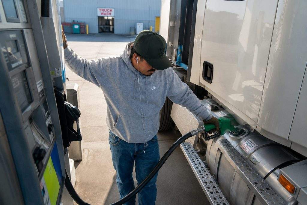 U.S. refiners outperform oil majors with record diesel margins amid Hormuz disruptions