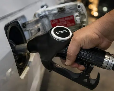 US Diesel Exceeds $5 as Iran Tensions Boost Refiner Margins, Shipping Expenses