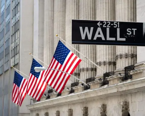 US stock futures drop after oil move sparks 6-point gap between energy and travel