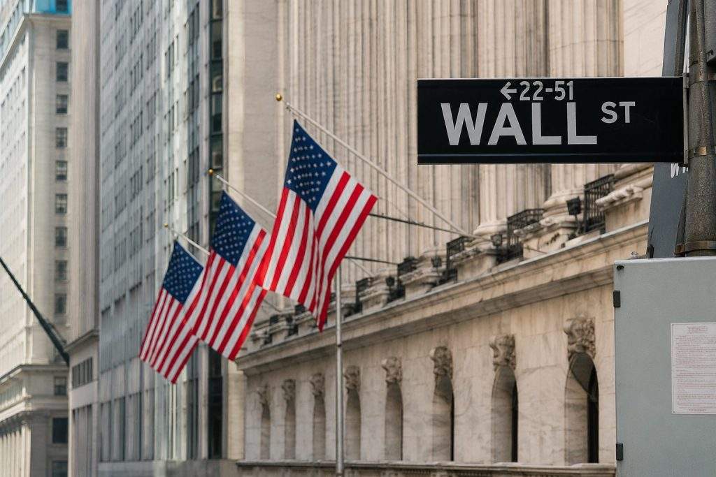 Nasdaq under pressure with chip names lower; futures drift before jobs data
