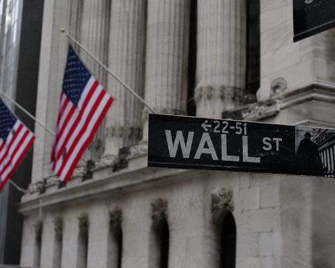 US equity futures steady as oil rises; market eyes $190 billion tech options AI event
