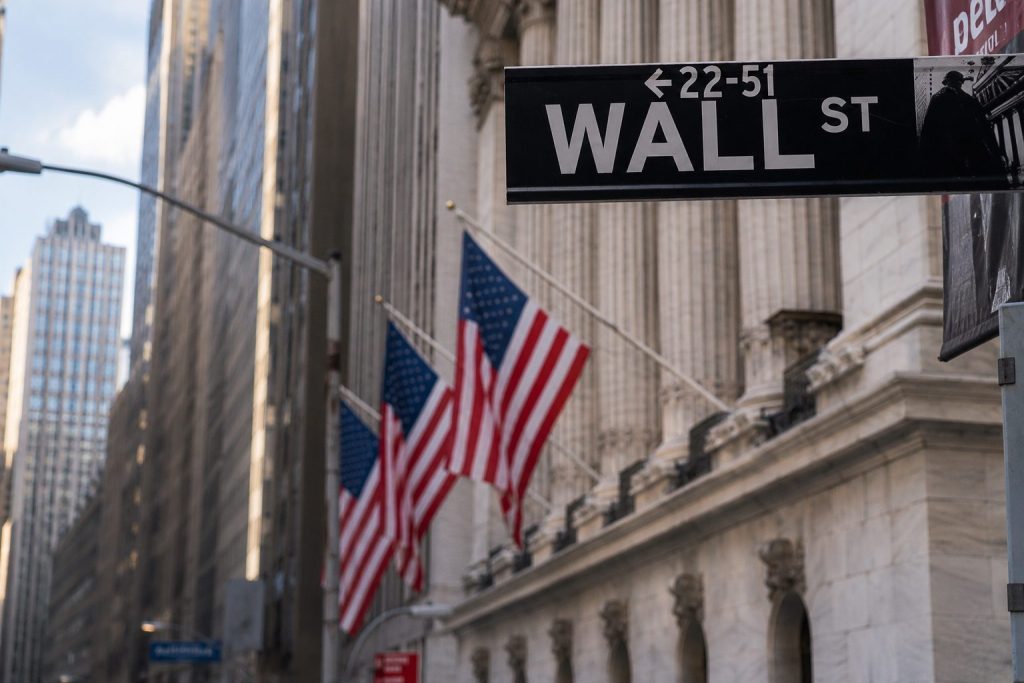 S&P 500 edges lower post-bell as AI chip stocks drag, broader market holds up