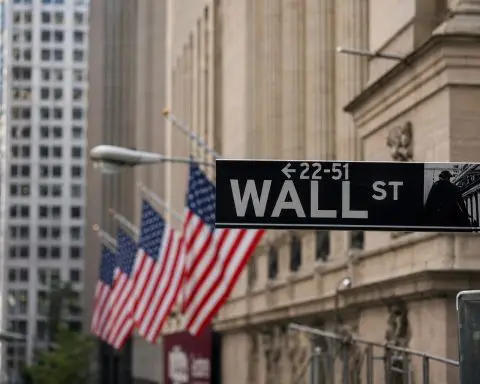 US stocks: A 922-point Dow tug-of-war masks broader Wall Street gains