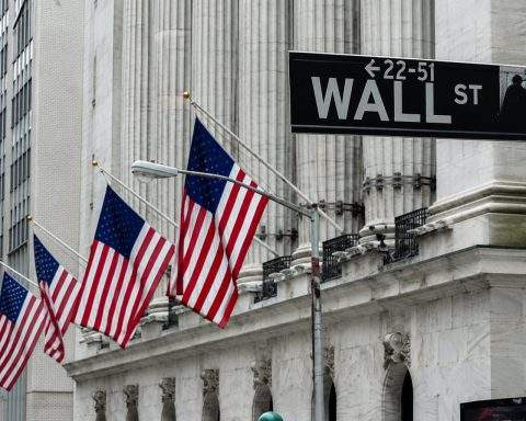 US Stocks End Mixed; Equal-Weighted S&P Hints at Wider Market Shift