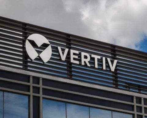 Vertiv Climbs 6% After Tumultuous 18% Swing; 50x Earnings Level In Sight