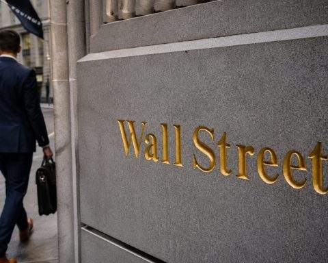 Wall Street Jumps After U.S.-Iran Slowdown Drives 6% Oil Fall; Travel Shares Gain