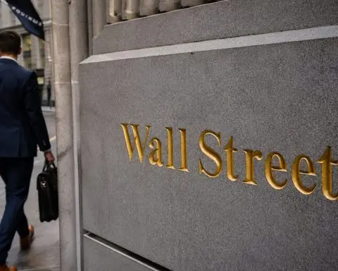 Wall Street Jumps After U.S.-Iran Slowdown Drives 6% Oil Fall; Travel Shares Gain