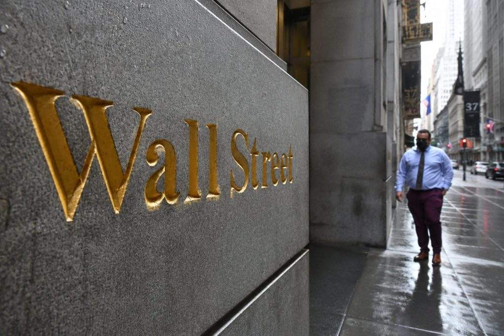 Nasdaq Futures Edge Up, Oil Fears Still Weigh After Iran Moves