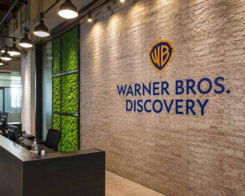 Deal Discount on Warner Bros. Discovery (NASDAQ:WBD) Shares Surpasses Buffer From Delay-Fee
