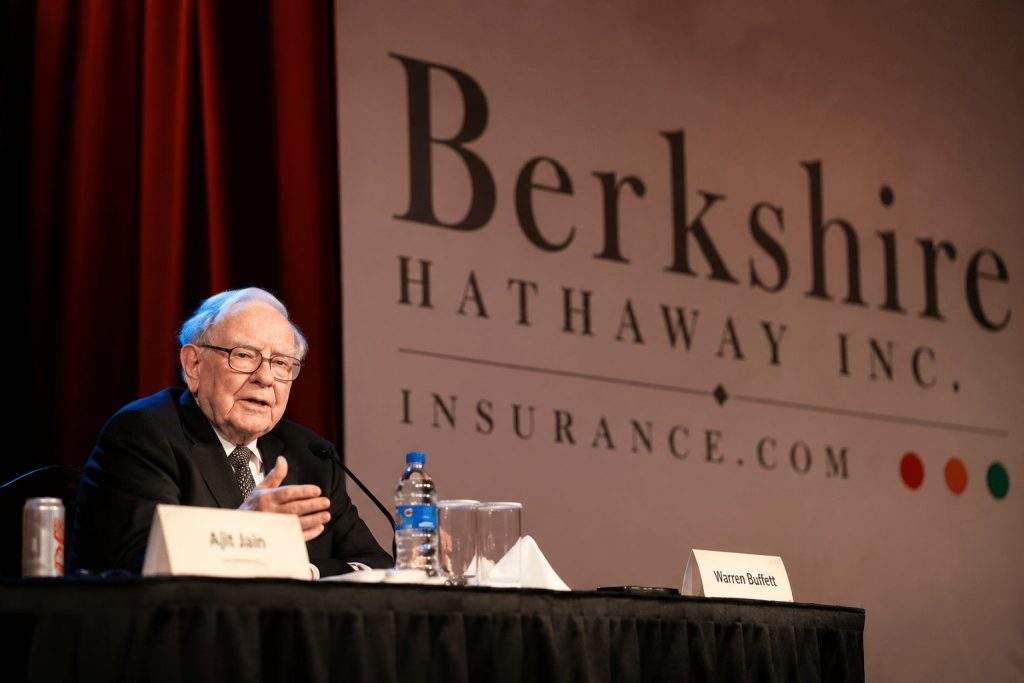 Buffett’s 2034 Share Plan Accelerates Transfer of Berkshire Control