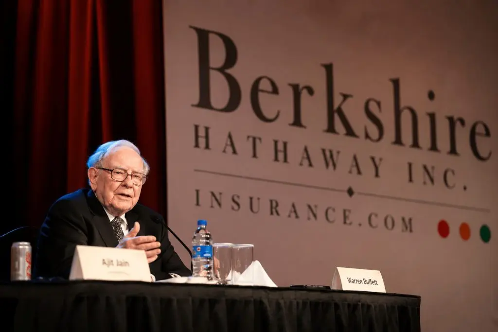 Buffett’s 2034 Share Plan Accelerates Transfer of Berkshire Control