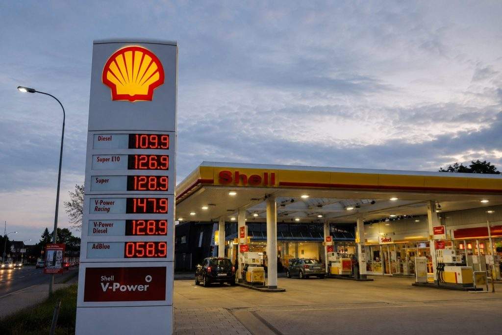 Why Shell (LON:SHEL) Stock Is Beating the FTSE: A $5.8 Billion Sale Run Reframes the ARC Deal Math Why Shell (LON:SHEL) Stock Is Beating the FTSE: A $5.8 Billion Sale Run Reframes the ARC Deal Math