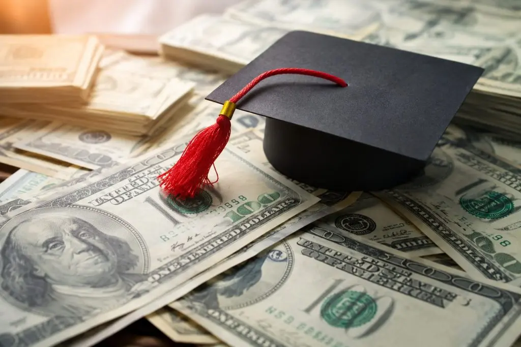 $23 Billion Student-Loan Ruling Shifts Focus to Private Lender Growth $23 Billion Student-Loan Ruling Shifts Focus to Private Lender Growth