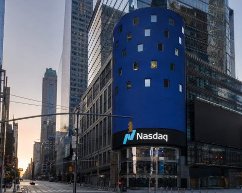 US Stock Market Today 08.21.2026 [UPDATE: 08.21.2026 03:04 EDT] [Dollar Stress Looms as Overnight Stocks Near Premarket Handoff]