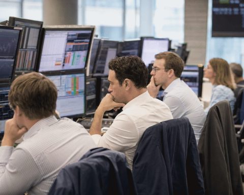 Accelleron Rises 9.4% After Berenberg Upgrade; Analyst Rating Moves and Market Activity