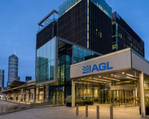 AGL Energy Shares Up 1.9% as Battery Performance Offsets 47% Electricity Price Fall