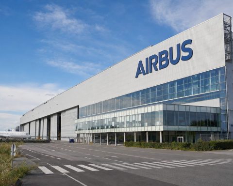Airbus A320 Output Set for 25% Increase as Engine Supplies Dictate Timeline