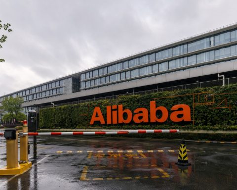 Alibaba Shares Drop by $21 Billion as AI Capex Surges Past New Cloud Revenue by 4.5 Times