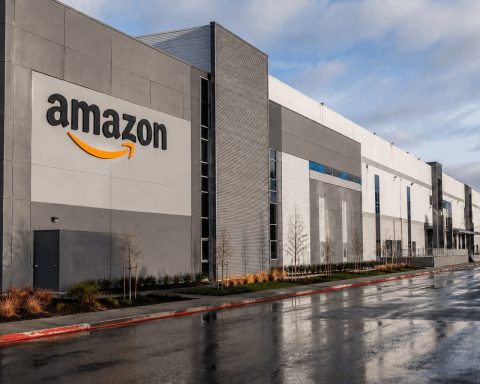 Amazon Market Value Dips Under $3 Trillion, AWS Expansion Weighed Against Cash Flow Challenges